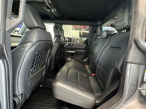 Used 2023 Ford Bronco Badlands w/ Sasquatch Package image 14