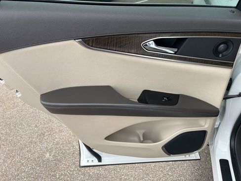 Used 2020 Lincoln Nautilus Reserve image 21