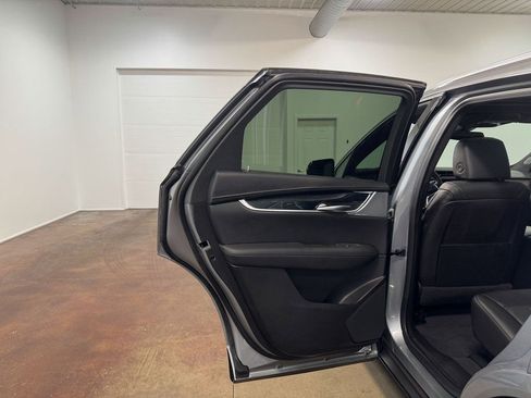 Used 2025 Cadillac XT5 Premium Luxury image 45