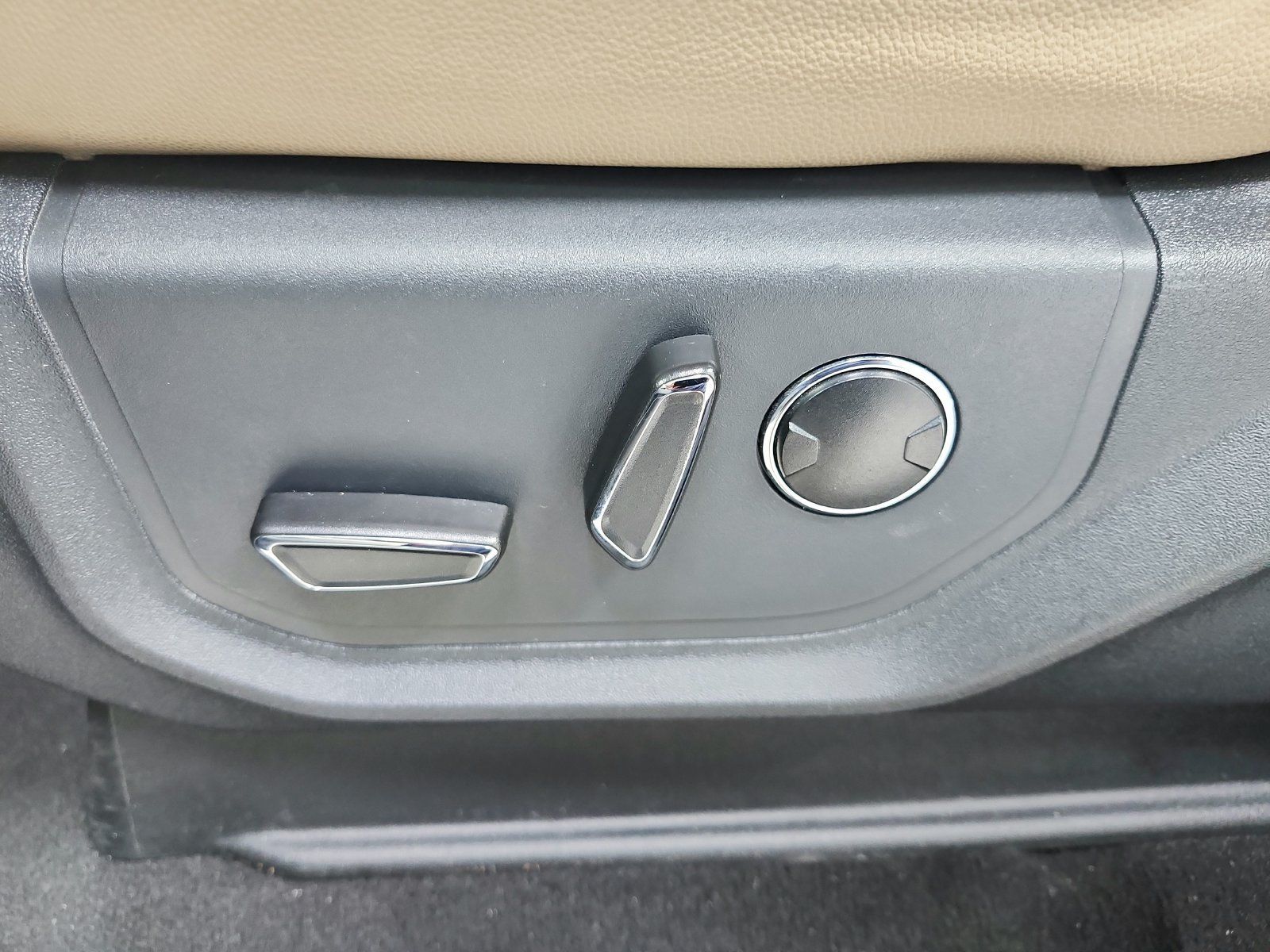 Used 2024 Ford Expedition Limited RWD image 11