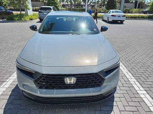 Used 2023 Honda Accord Sport image 2