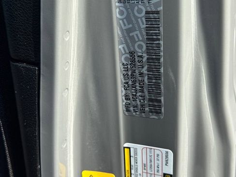 Used 2023 Jeep Wrangler Unlimited image 29