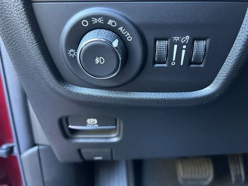 New 2025 Jeep Grand Cherokee Limited w/ Black Appearance Package image 17