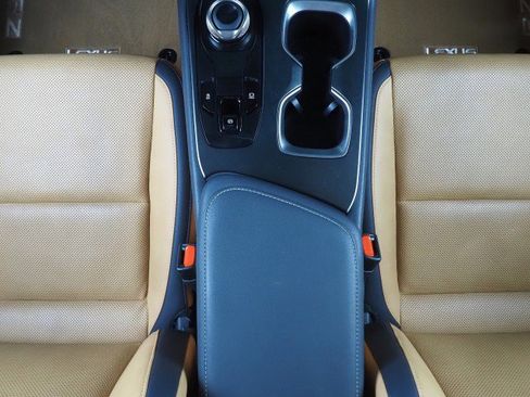 Used 2024 Lexus RZ 300e Premium w/ Technology Package image 24