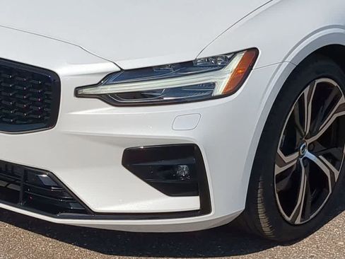 Certified 2024 Volvo S60 B5 Core w/ Climate Package FWD image 10