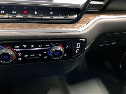 Used 2024 Chevrolet Silverado 1500 LT AWD/4WD image 26