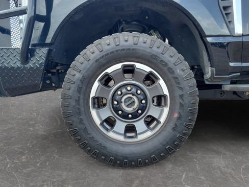 Used 2023 Ford F250 King Ranch w/ Tremor Off-Road Package AWD/4WD image 9