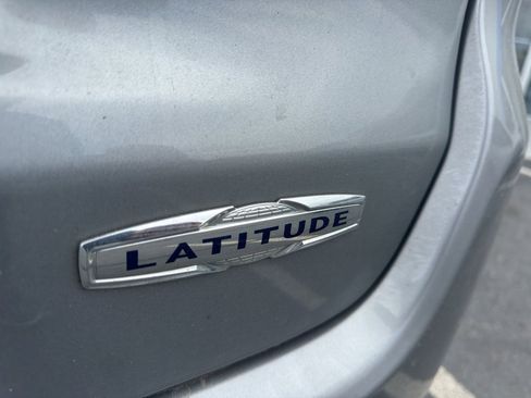 Used 2022 Jeep Compass Latitude image 10