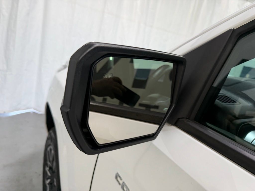 Used 2023 Chevrolet Colorado LT w/ LT Convenience Package II AWD/4WD image 11