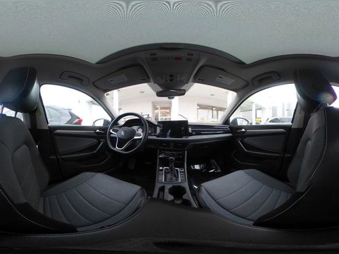 Used 2025 Volkswagen Jetta SE image 37