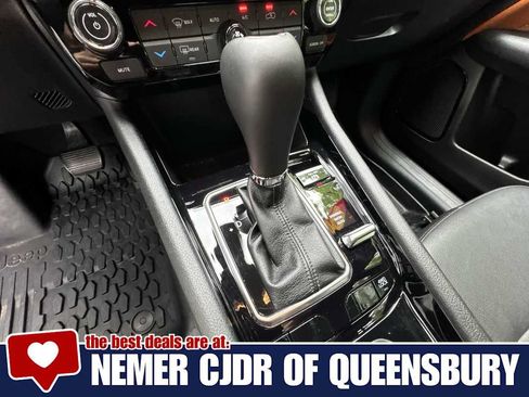 Used 2025 Jeep Compass Limited AWD/4WD image 19