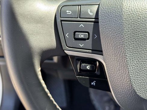 Used 2025 Toyota Camry XLE FWD image 21