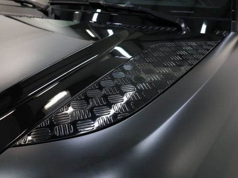 Used 2023 Land Rover Defender 90 V8 image 62