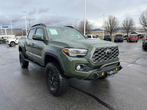 Used 2022 Toyota Tacoma TRD Off-Road image 11