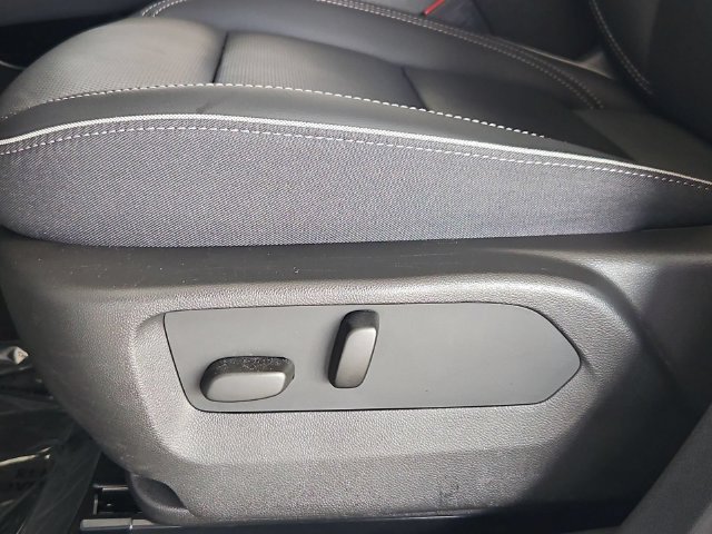 Certified 2023 Buick Envision Essence AWD/4WD image 23