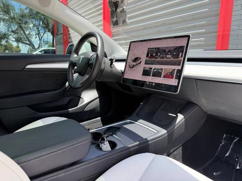 Used 2022 Tesla Model 3 Standard Range RWD image 21