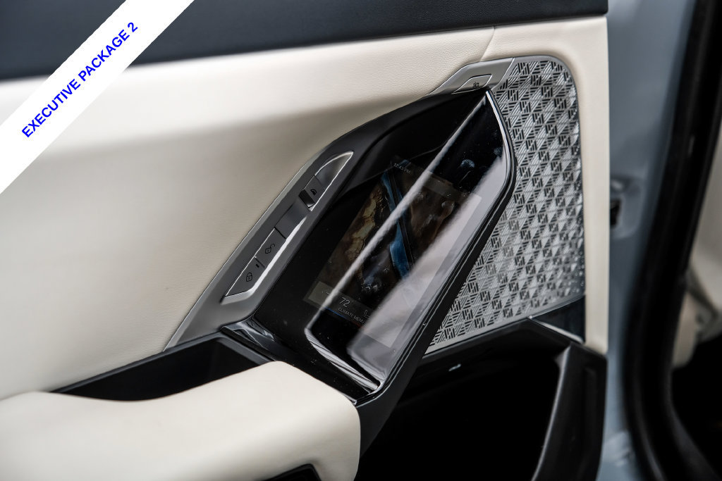 Used 2023 BMW i7 xDrive60 AWD/4WD image 57