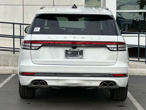New 2026 Lincoln Aviator Premiere w/ Jet Appearance Package image 4