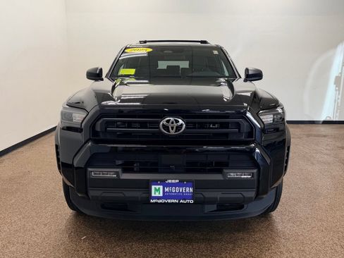 Used 2025 Toyota 4Runner SR5 AWD/4WD image 10