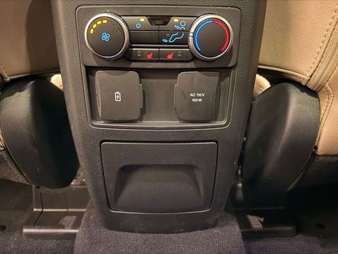 Used 2022 Ford Explorer Limited w/ Equipment Group 301A image 33