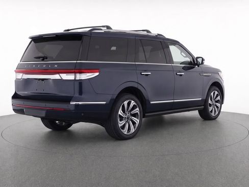 Used 2022 Lincoln Navigator L Reserve AWD/4WD image 6