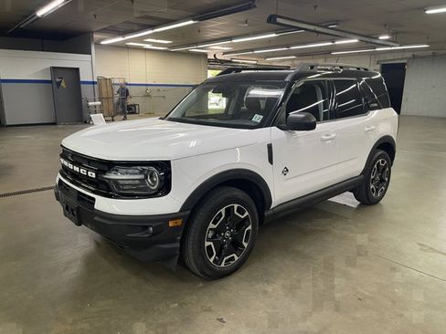 Certified 2022 Ford Bronco Sport Outer Banks w/ Tech Package AWD/4WD image 3
