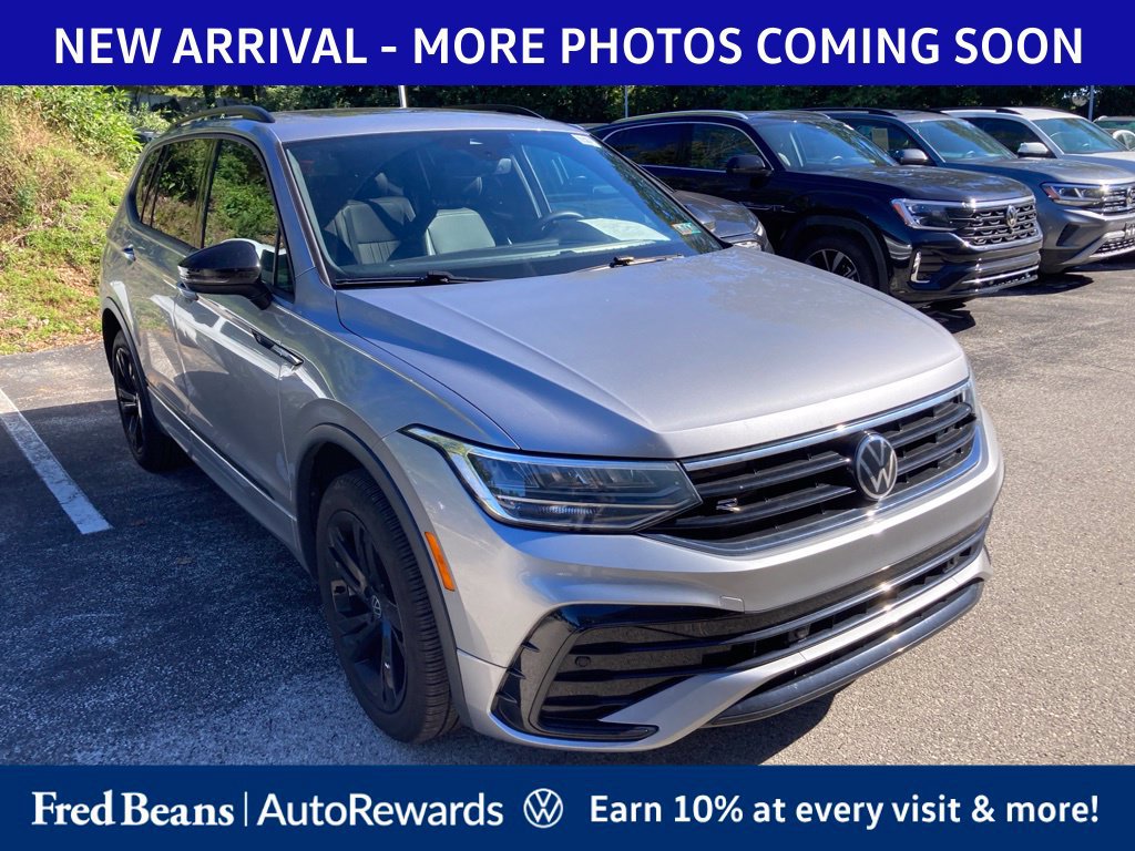Certified 2024 Volkswagen Tiguan SE R-Line AWD/4WD image 1