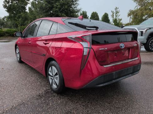 Used 2016 Toyota Prius Four w/ Advanced Technology Package FWD image 4