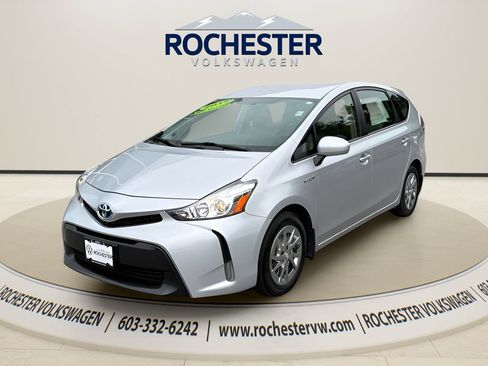 Used 2015 Toyota Prius V Three FWD image 2