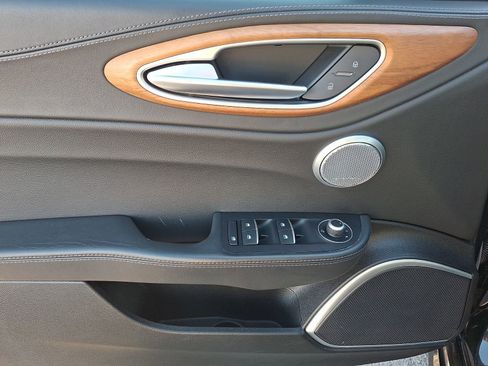 Used 2017 Alfa Romeo Giulia Ti w/ TI Lusso Light Wood Package image 13