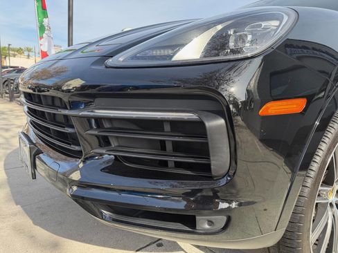 Used 2019 Porsche Cayenne image 16