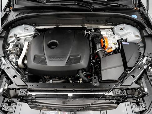 Used 2024 Volvo XC60 T8 Plus image 26