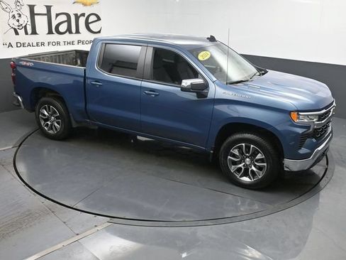 Used 2024 Chevrolet Silverado 1500 LT AWD/4WD image 38