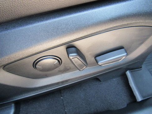 Used 2022 Ford Explorer Limited w/ Equipment Group 301A image 32