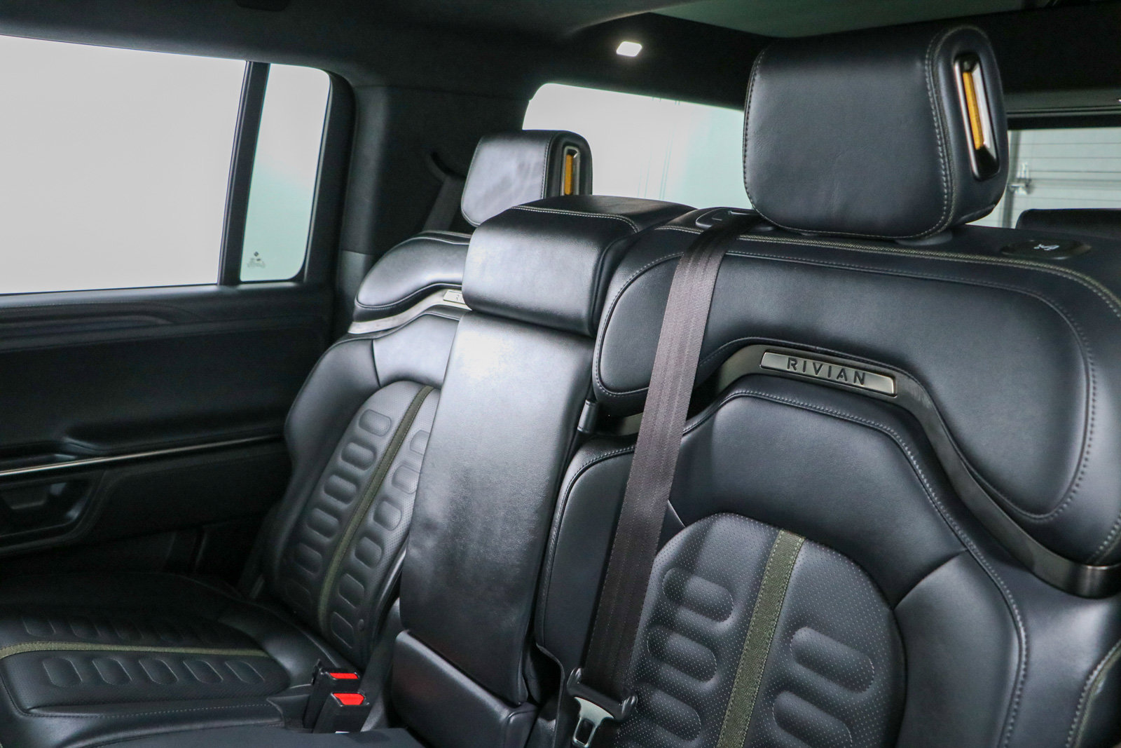 Used 2024 Rivian R1S Adventure Quad AWD/4WD image 23