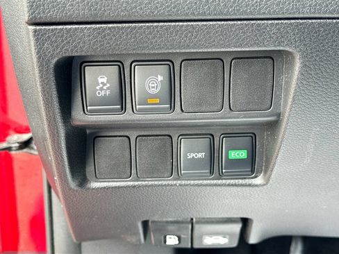 Used 2017 Nissan Rogue SV FWD image 11