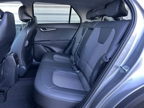 New 2025 Kia Niro EX image 12