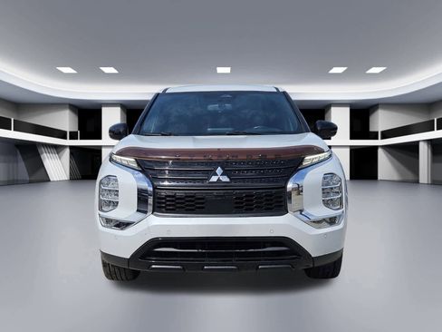 Used 2022 Mitsubishi Outlander SE image 9