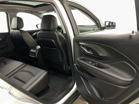 Used 2022 GMC Terrain SLT w/ Infotainment Package II AWD/4WD image 43