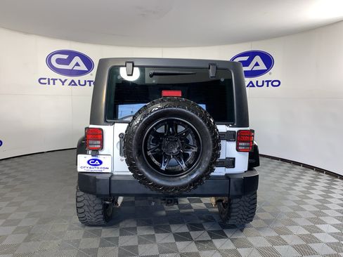 Used 2014 Jeep Wrangler Unlimited Sport w/ Max Tow Package AWD/4WD image 4