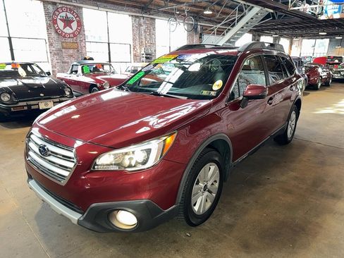 Used 2017 Subaru Outback 2.5i Premium image 7