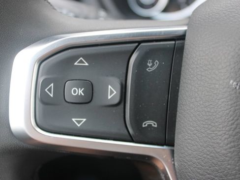 Used 2025 RAM 2500 Big Horn AWD/4WD image 24