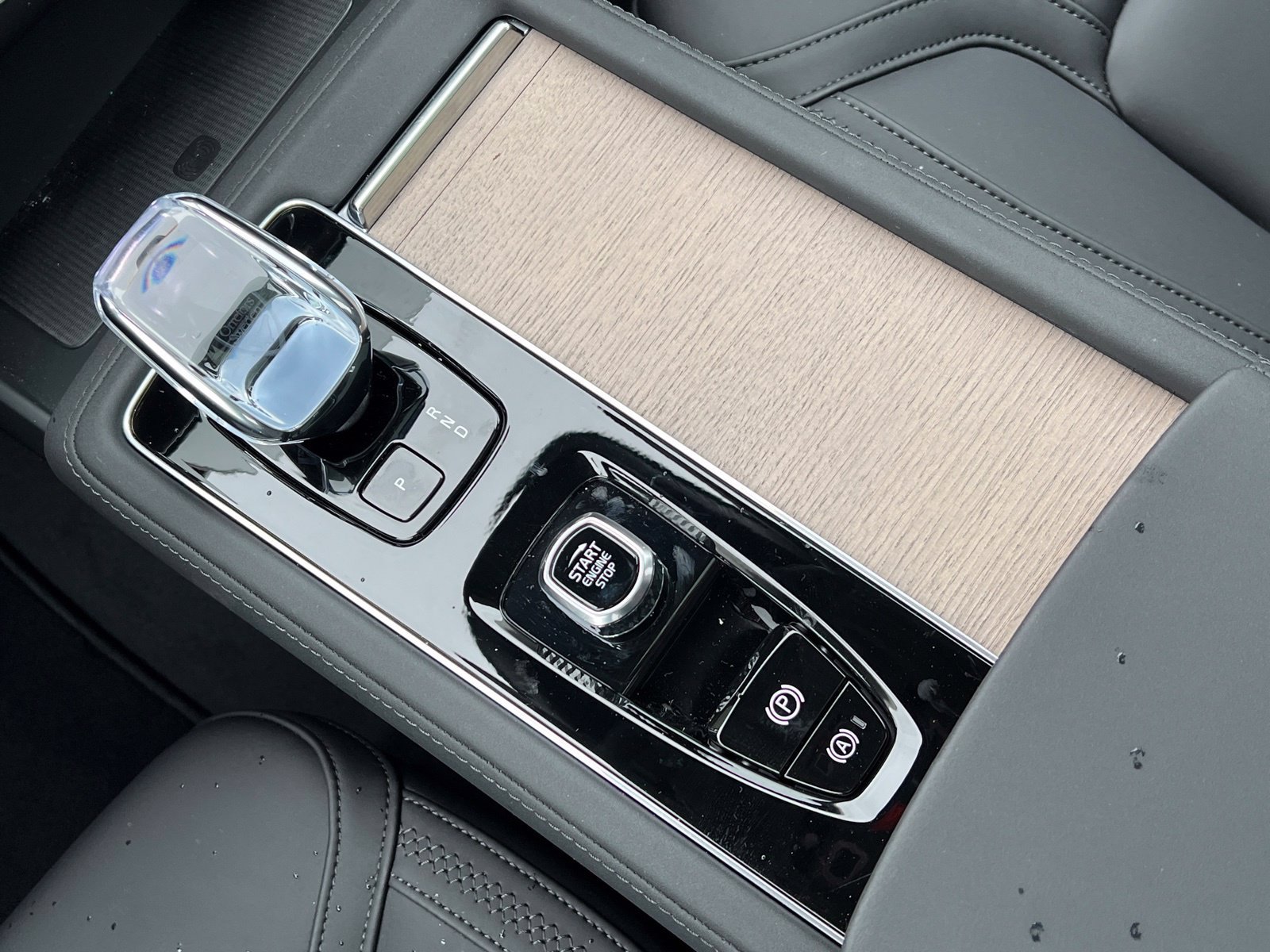 New 2026 Volvo XC90 T8 Plus w/ Protection Package Premier AWD/4WD image 29