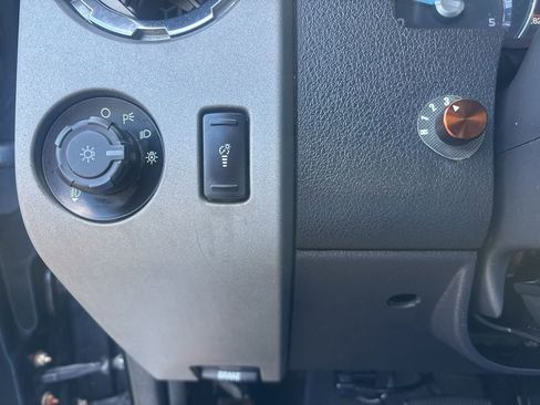 Used 2015 Ford F250 Lariat w/ Chrome Package image 21