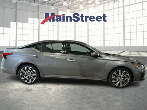 Used 2023 Nissan Altima 2.5 SL FWD image 6