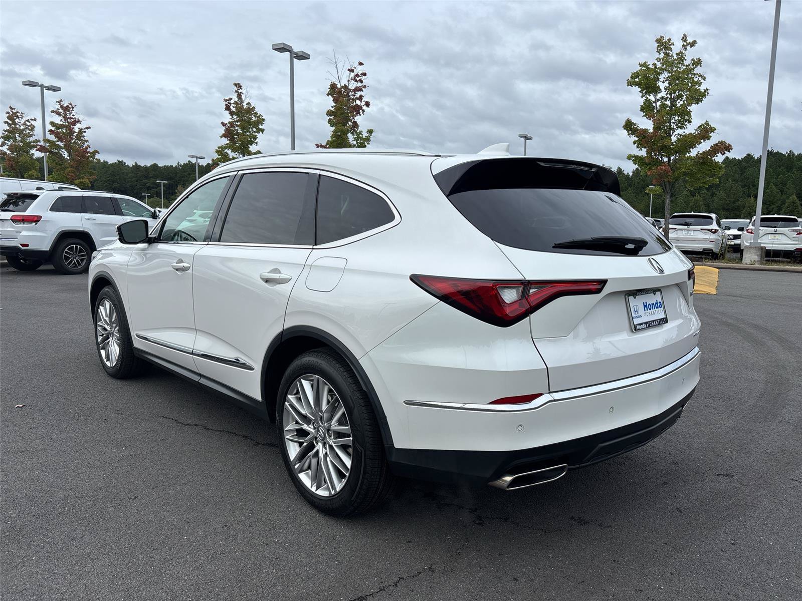 Used 2023 Acura MDX w/ Advance Package AWD/4WD image 5