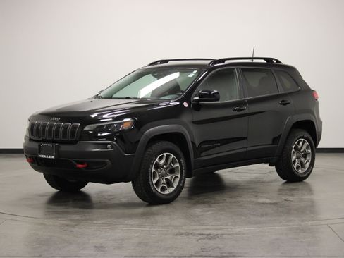 Used 2022 Jeep Cherokee Trailhawk w/ Comfort/Convenience Group AWD/4WD image 4