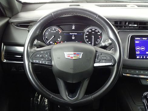 Used 2023 Cadillac XT4 Premium Luxury image 24