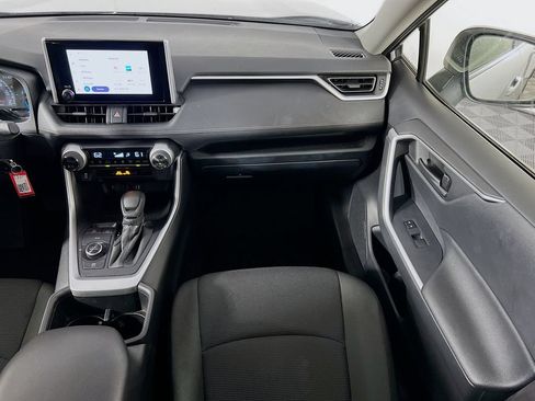 Used 2025 Toyota RAV4 LE AWD/4WD image 22