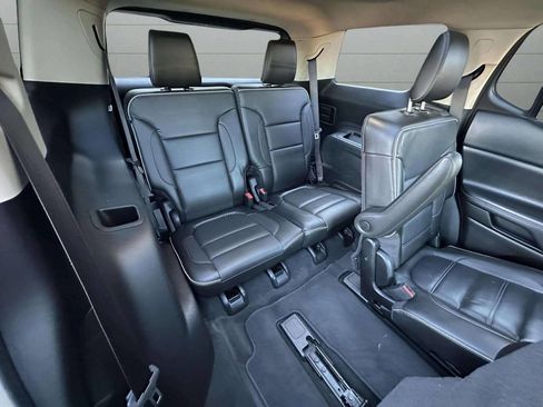 Used 2017 GMC Acadia Denali w/ Technology Package image 28